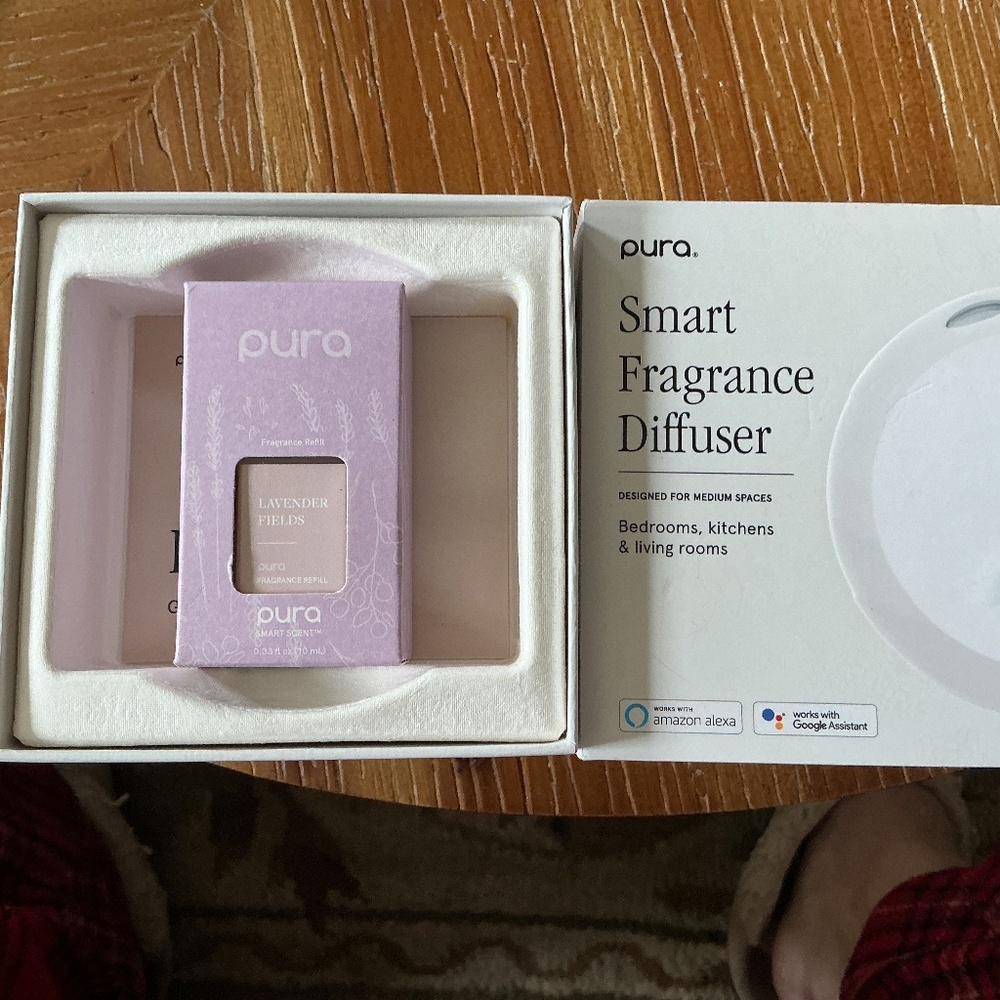 Pura smart diffuser with one refill